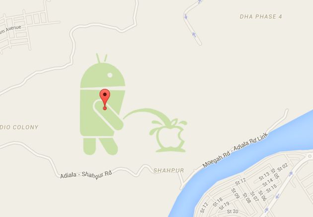 There's an Android bot peeing on an Apple logo on Google Maps.jpg