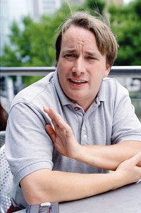 linus_torvalds_talking-small.jpg