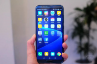 Honor's new smartphone has an AI processor and its own take on Apple’s Animoji.jpg