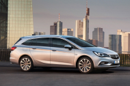 2016-Vauxhall-Astra-Sports-Tourer-front-three-quarters.jpg