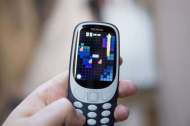 Nokia's 3310 is back — again. This time it actually makes calls.jpg