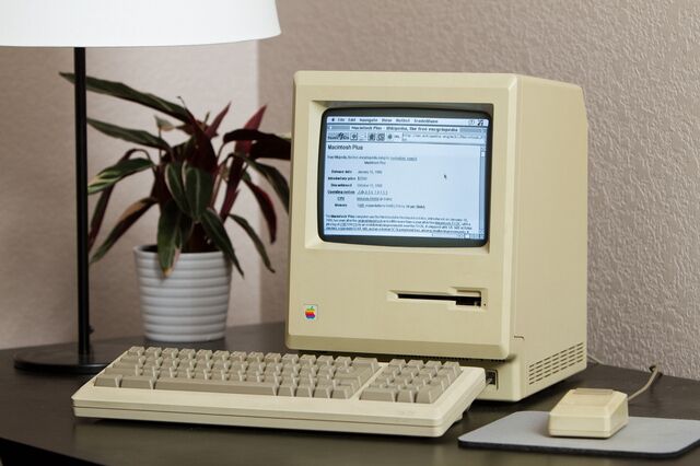 Mac Plus.jpg