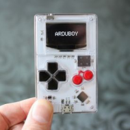 This Itty Bitty 'Game Boy' Can Fit in Your Wallet.jpg