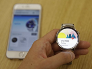 Google app connects Android smartwatch to iPhone.jpg
